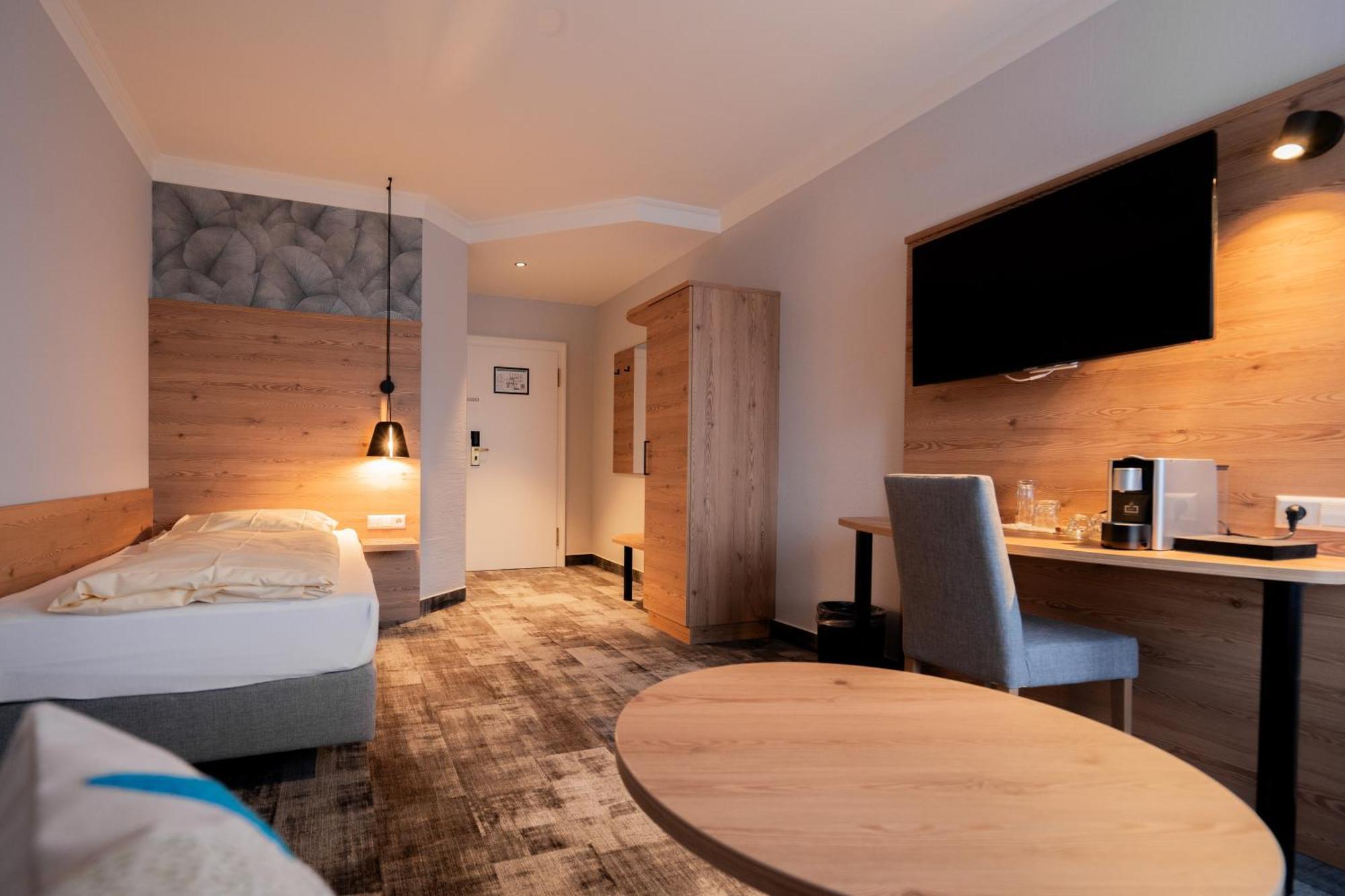 Hotel Adler - Paulas Alb Ehingen  Rum bild